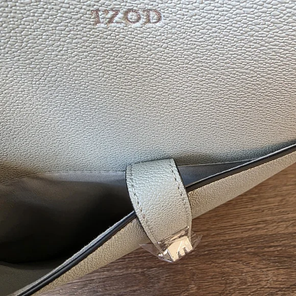 IZOD Women's Light Sage Tote Bag - Structured Everyday Handbag - Picture 4 of 12